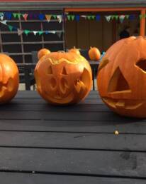 Færdige halloween græskar